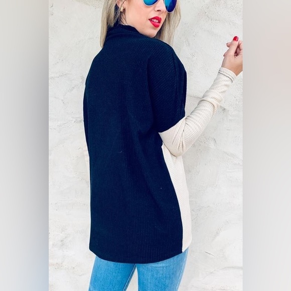 Plus Size Color Block Rib Turtleneck - Picture 4 of 4